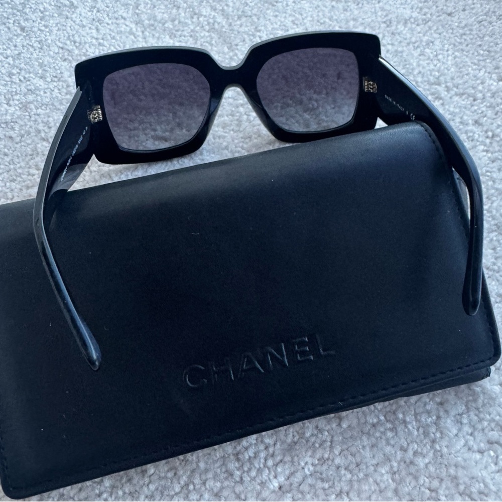 CHANEL Black and Gold Sunglasses with Bold Design - Picture 10 of 16